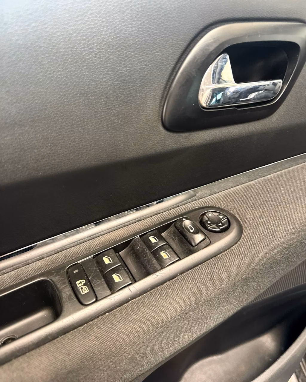 Peugeot 5008 фото 9