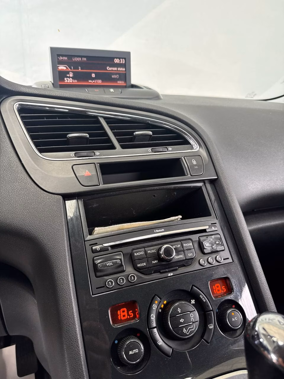Peugeot 5008 фото 11