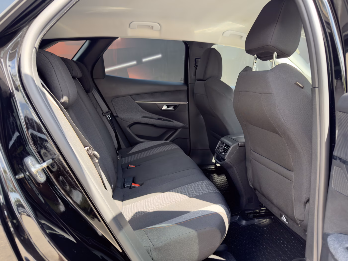 Peugeot 3008 фото 19