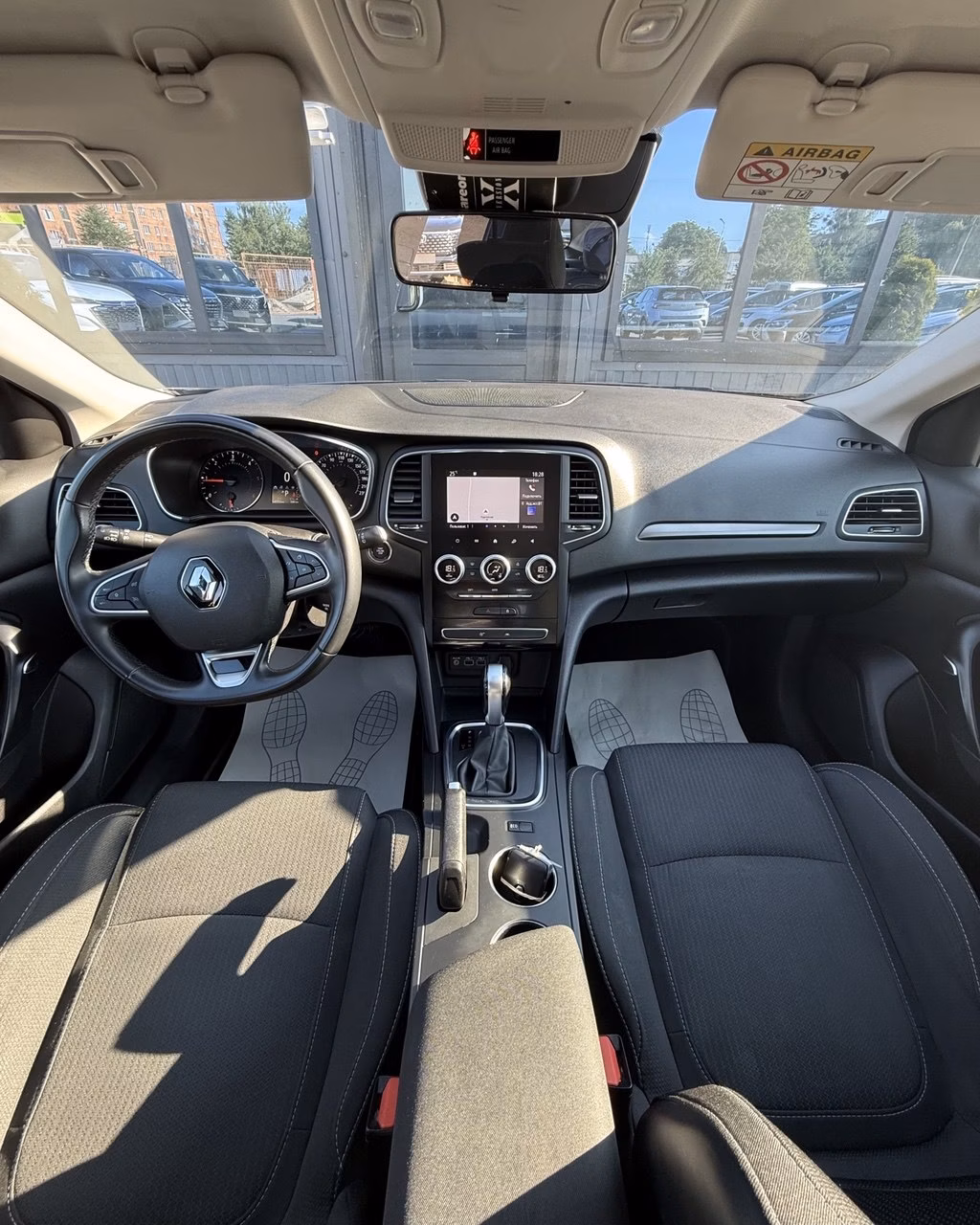 Renault Megane фото 9