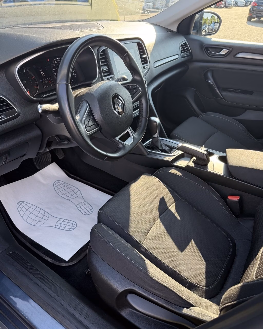 Renault Megane фото 10