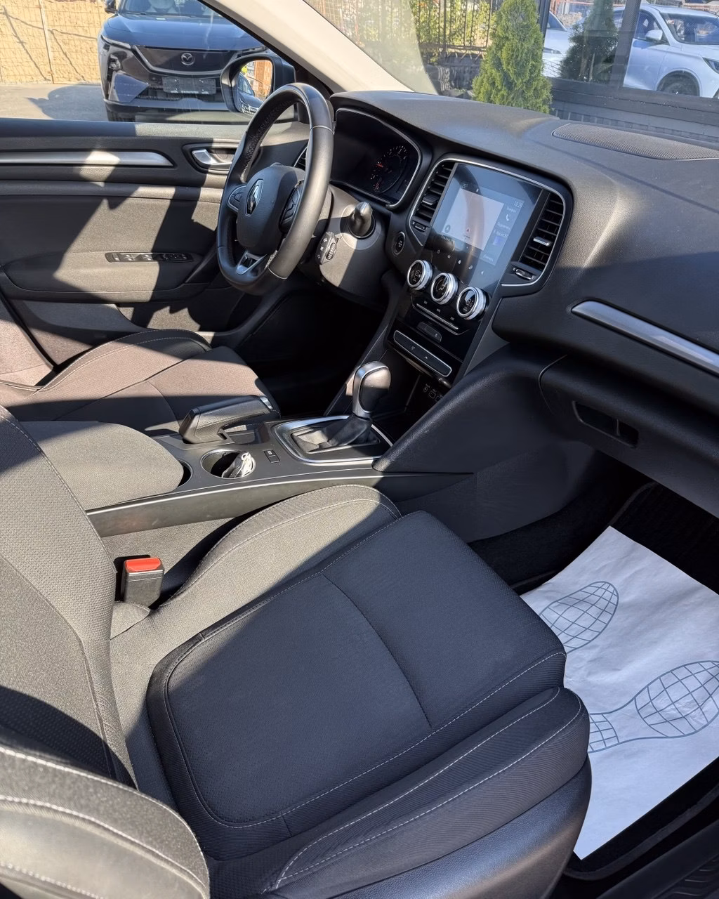 Renault Megane фото 11
