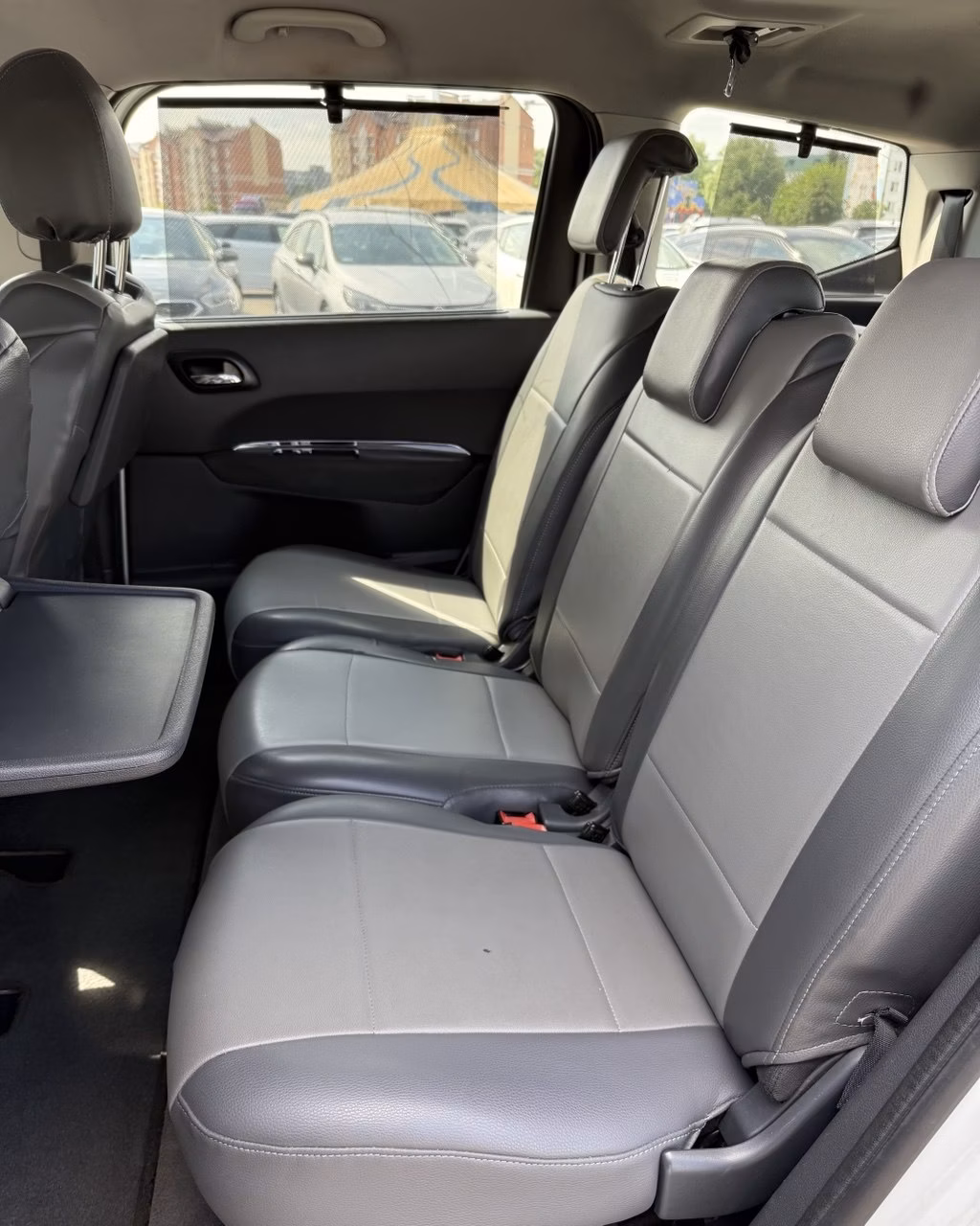 Peugeot 5008 фото 9