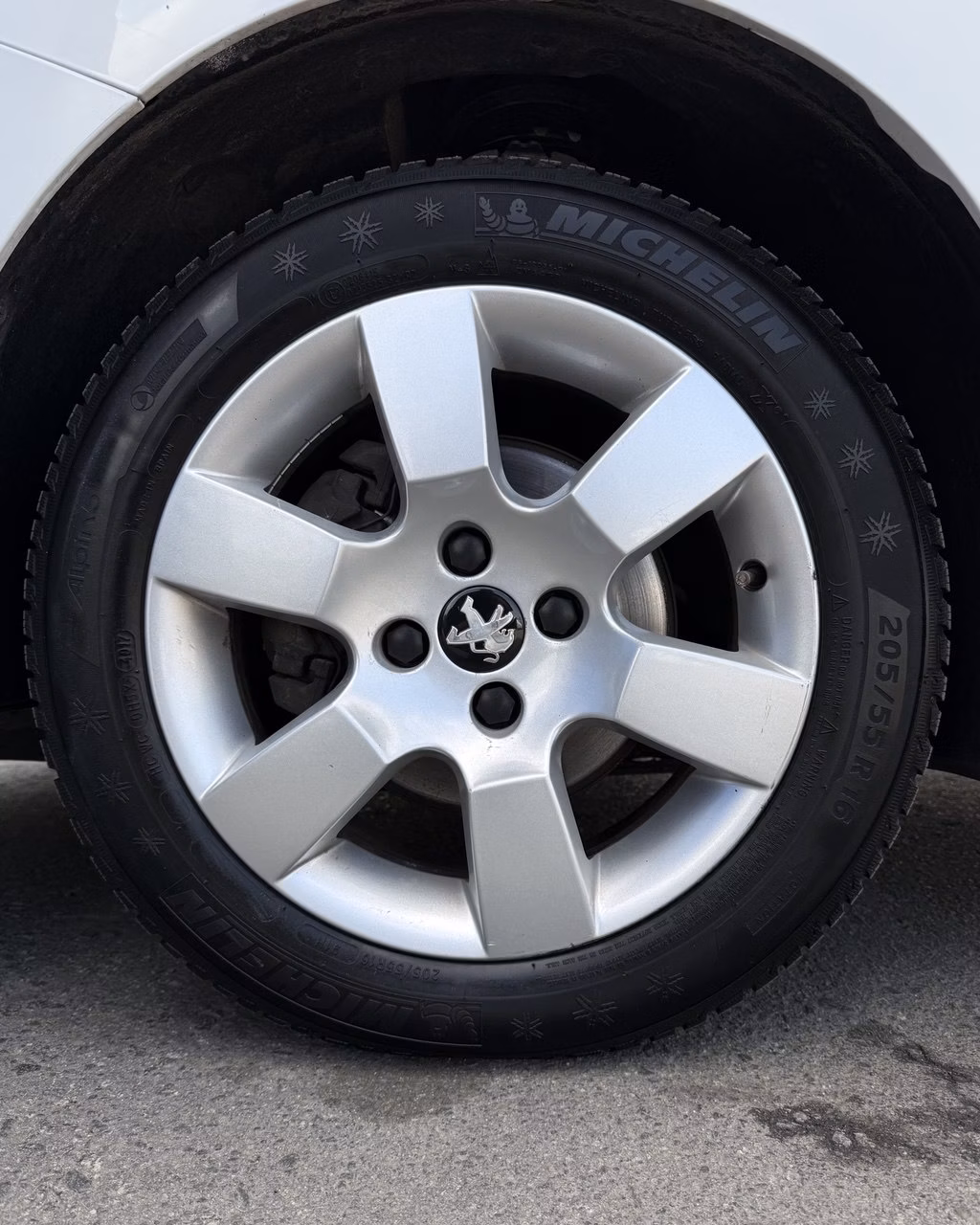 Peugeot 5008 фото 13