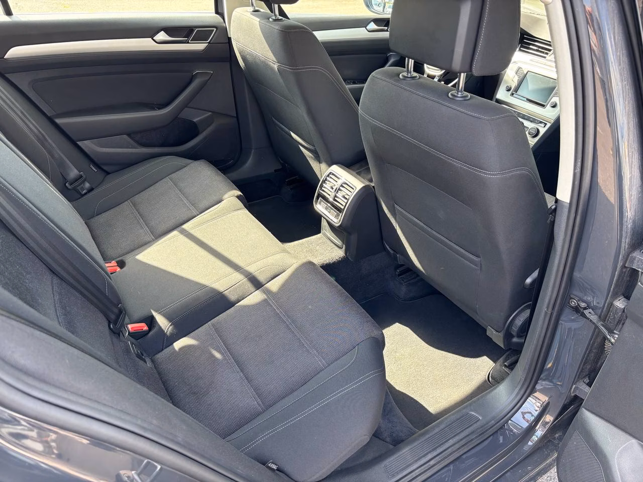 Volkswagen Passat фото 13