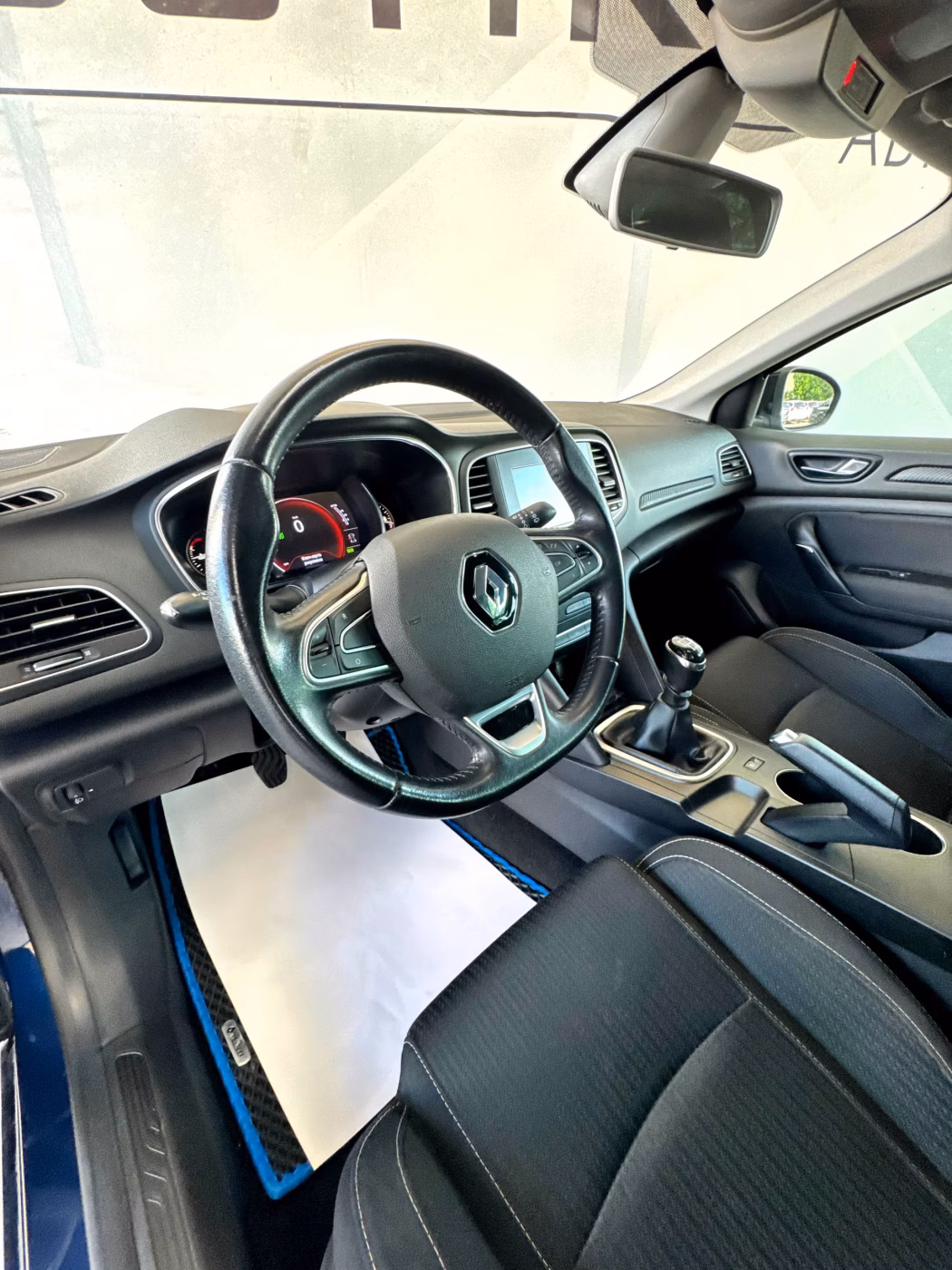 Renault Megane фото 10