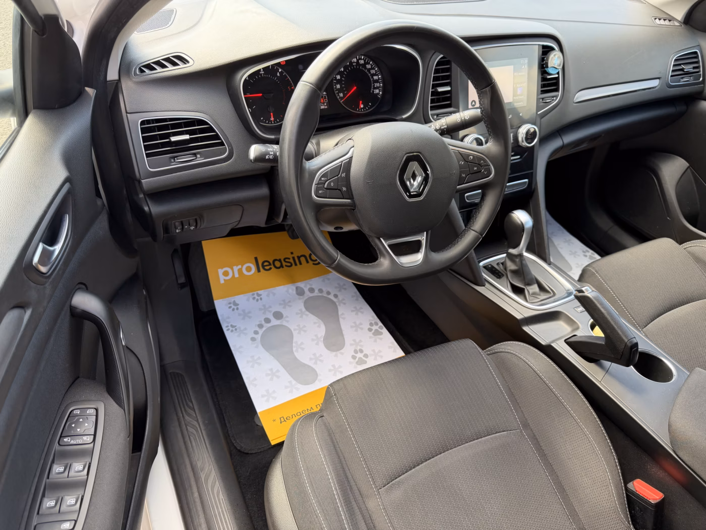 Renault Megane фото 9