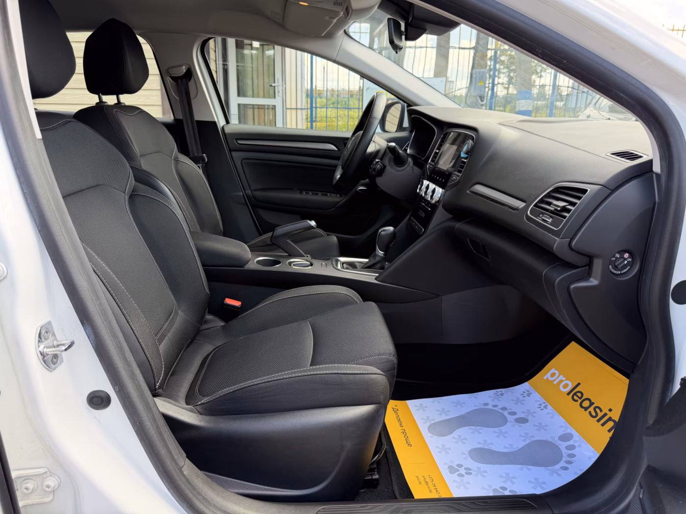 Renault Megane фото 13