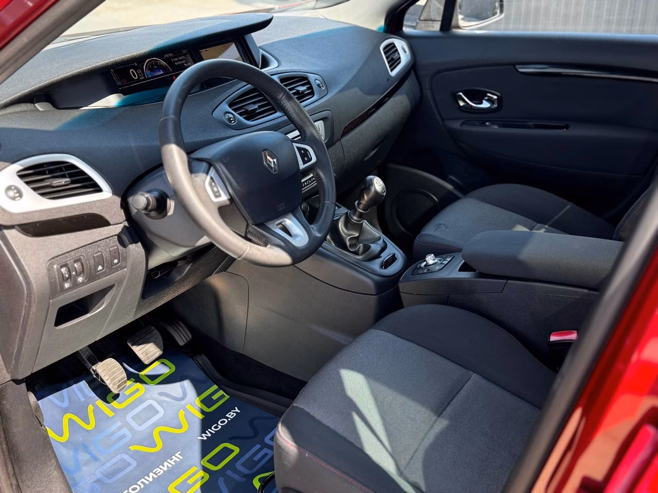 Renault Grand Scenic фото 7