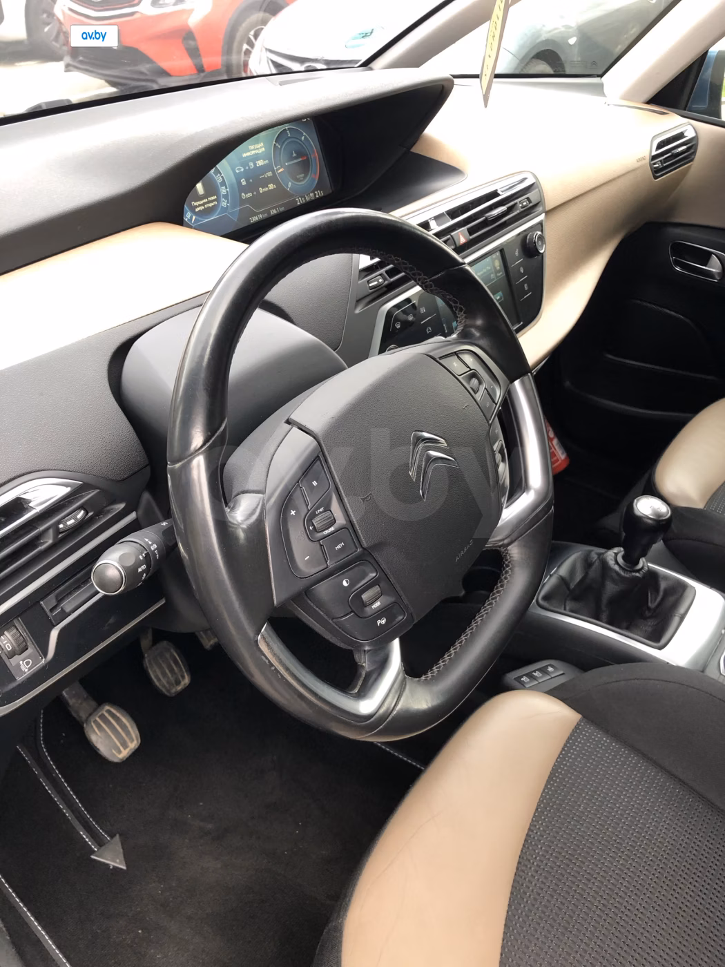Citroen C4 Picasso фото 11