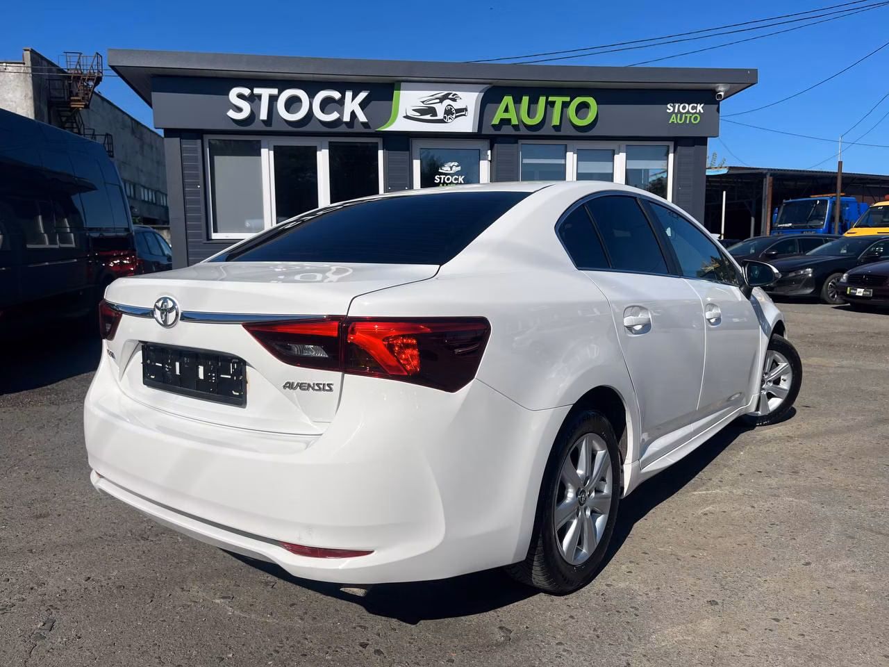 Toyota Avensis фото 6