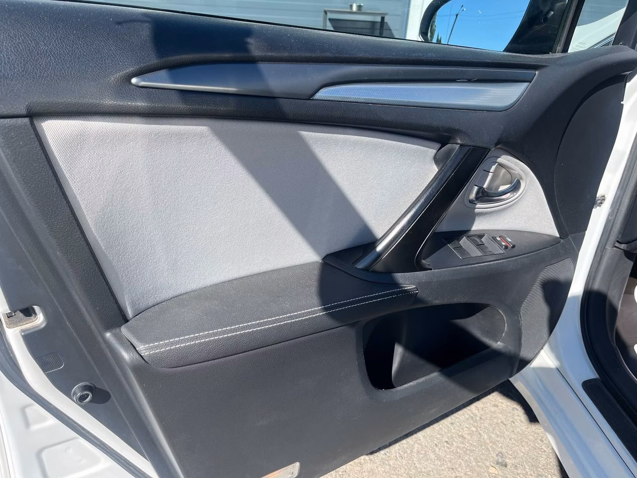 Toyota Avensis фото 16