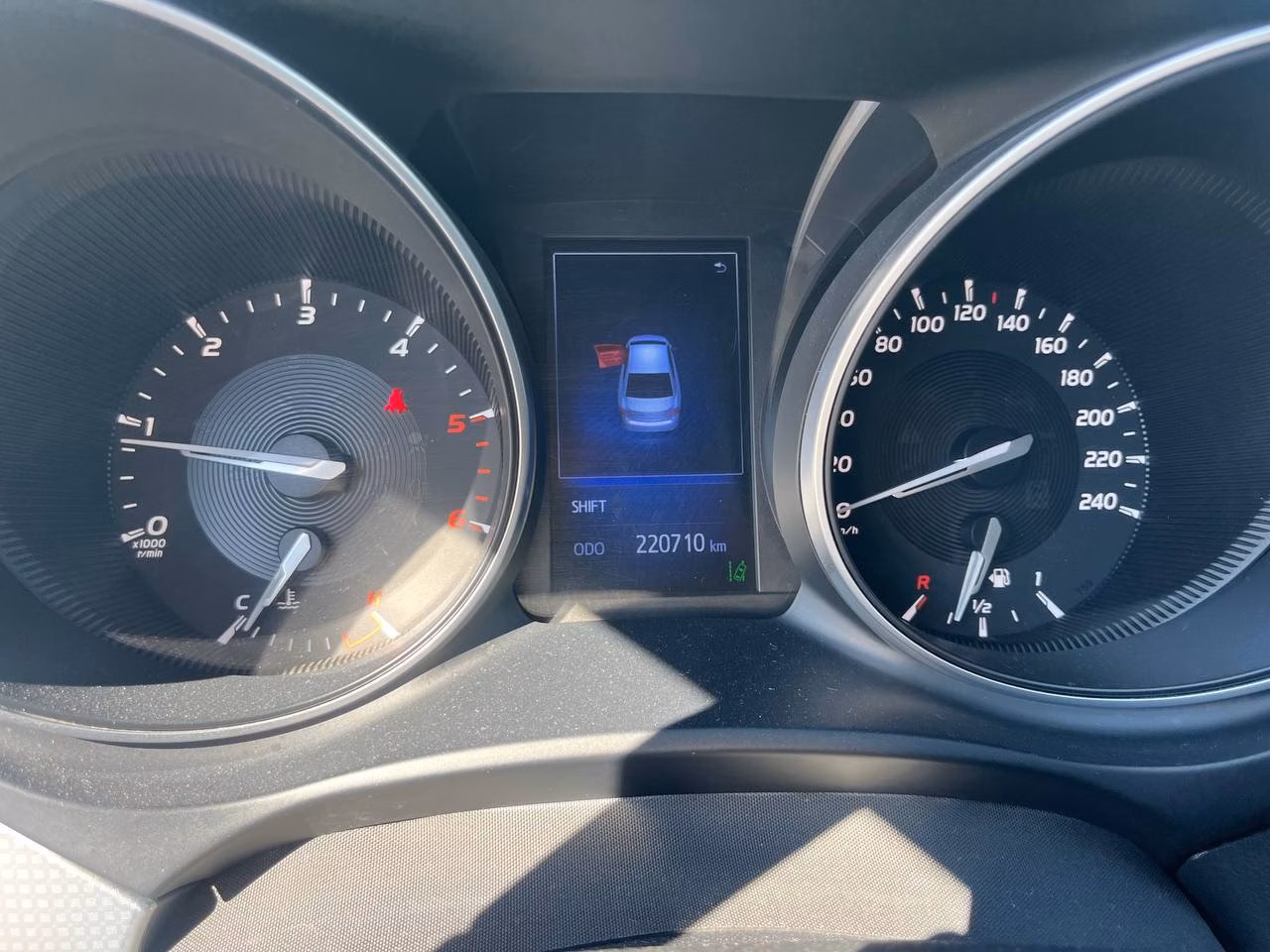Toyota Avensis фото 19