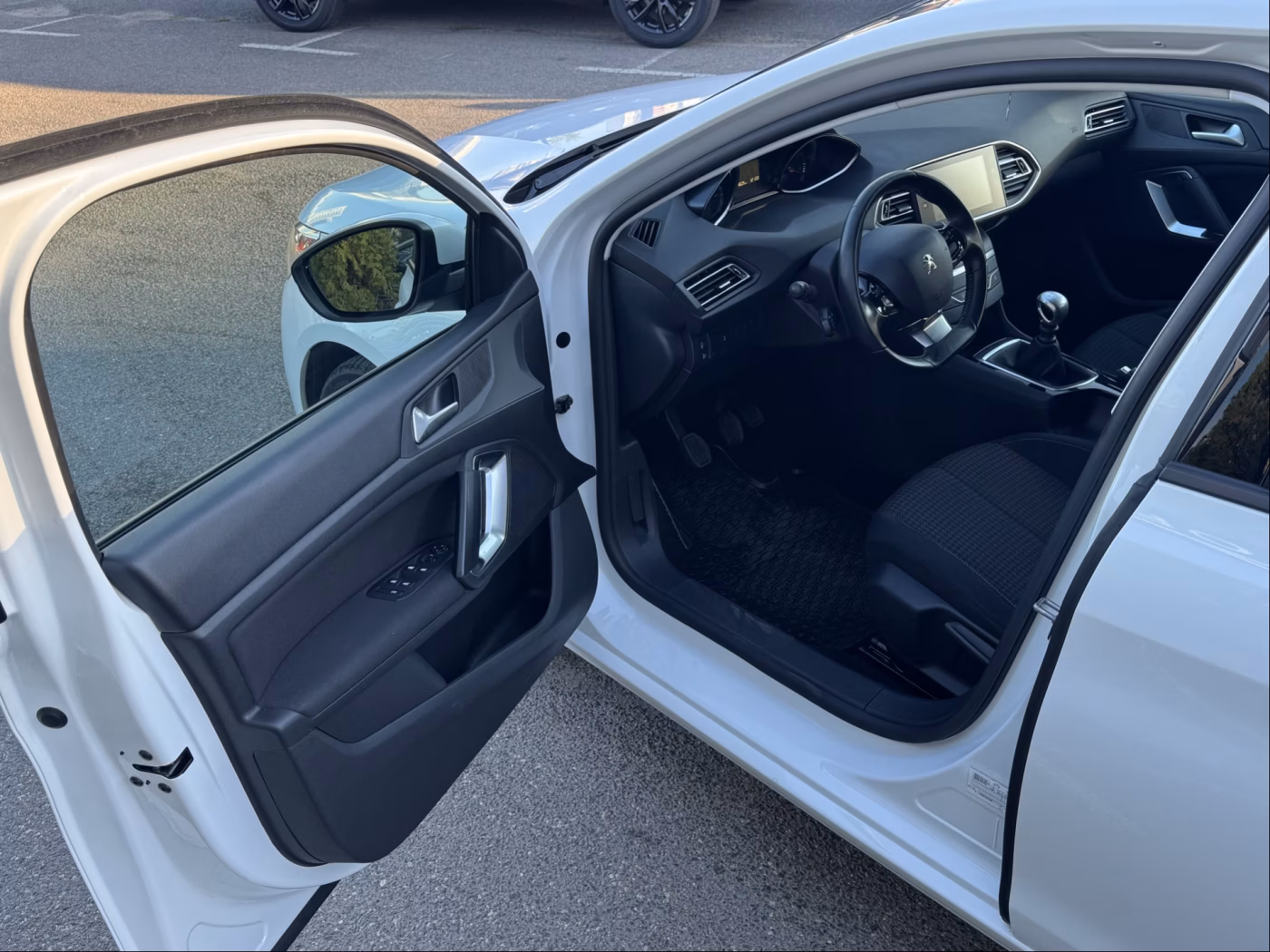 Peugeot 308 фото 13