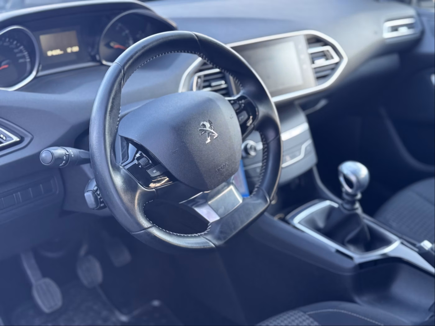 Peugeot 308 фото 16