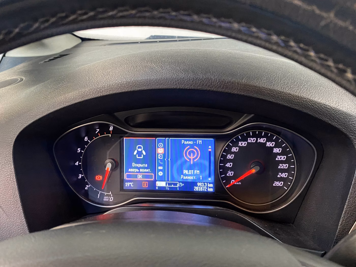 Ford Galaxy фото 8