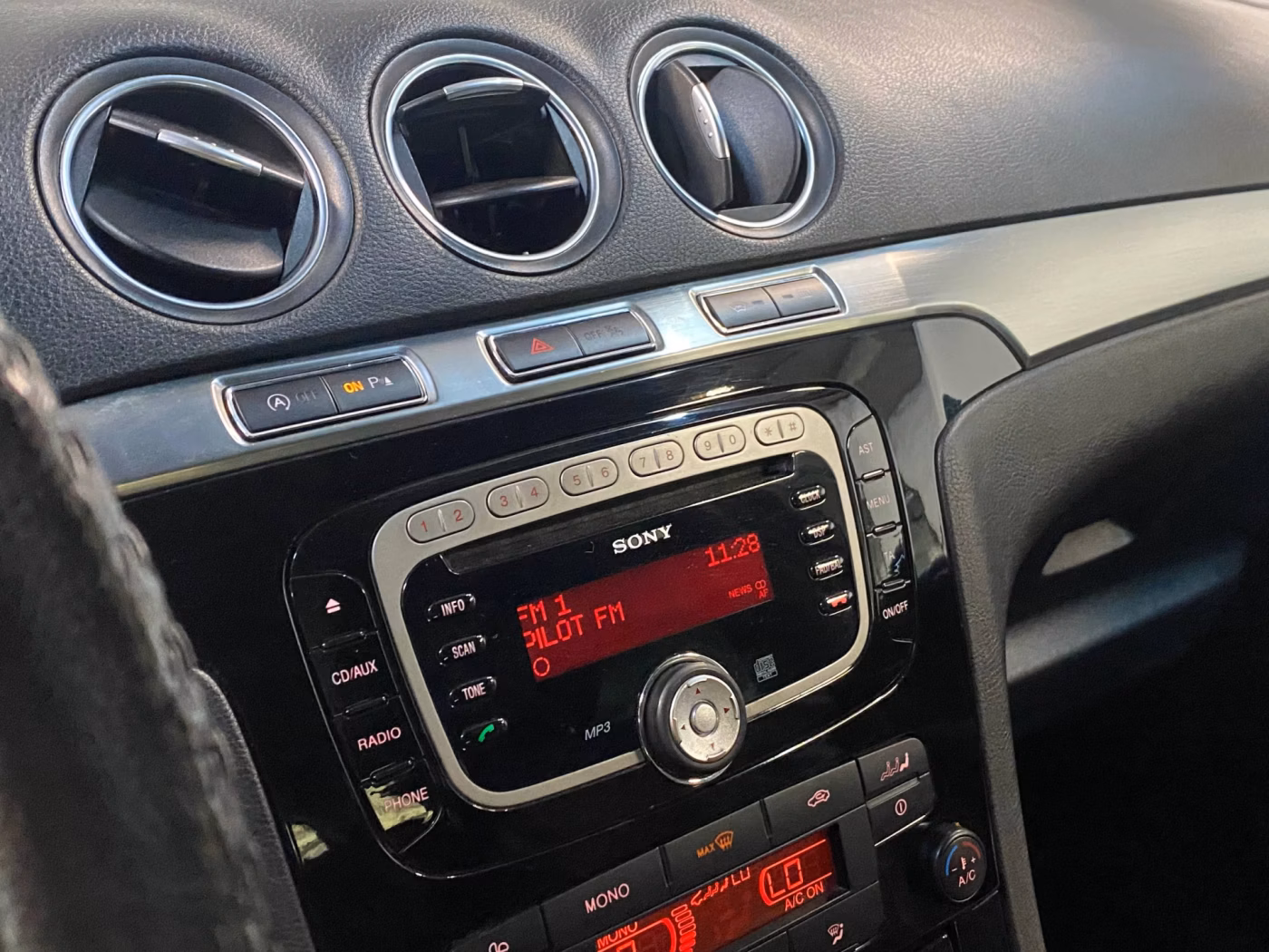 Ford Galaxy фото 9