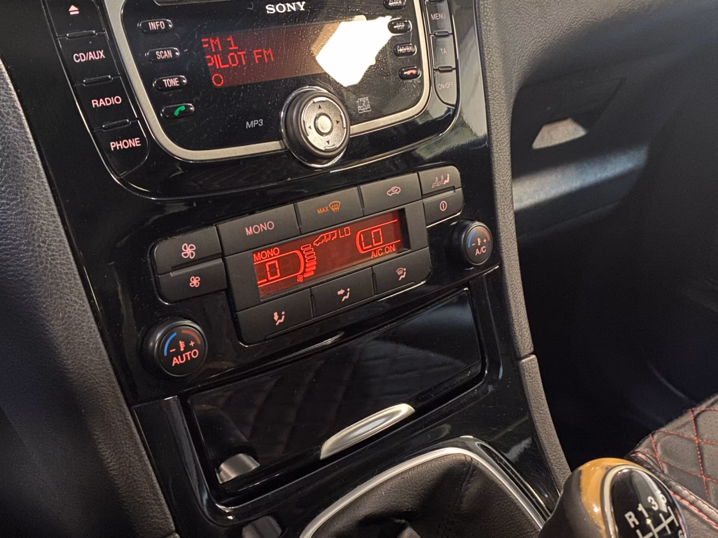 Ford Galaxy фото 10