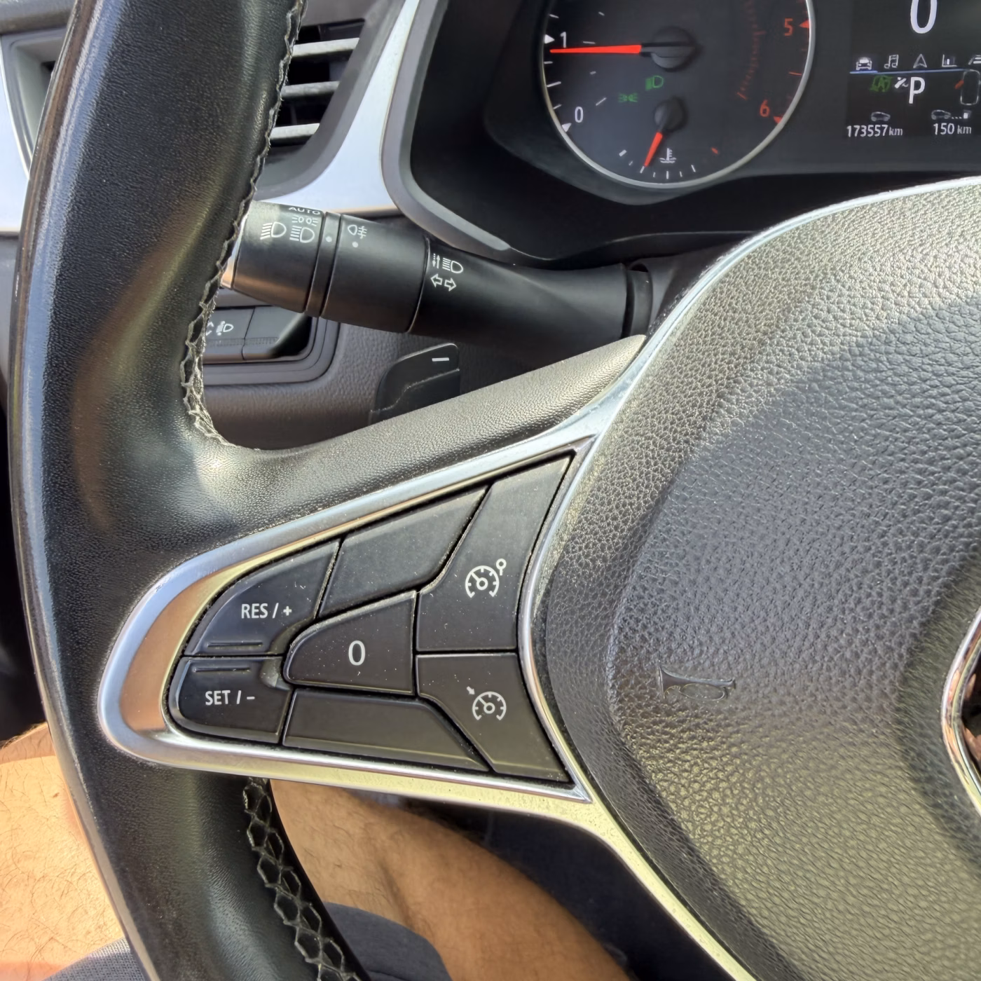 Renault Captur фото 17