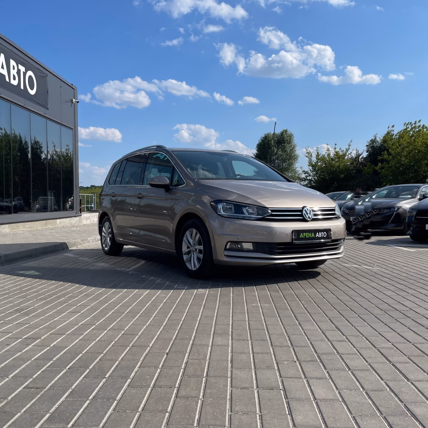 Volkswagen Touran фото 3