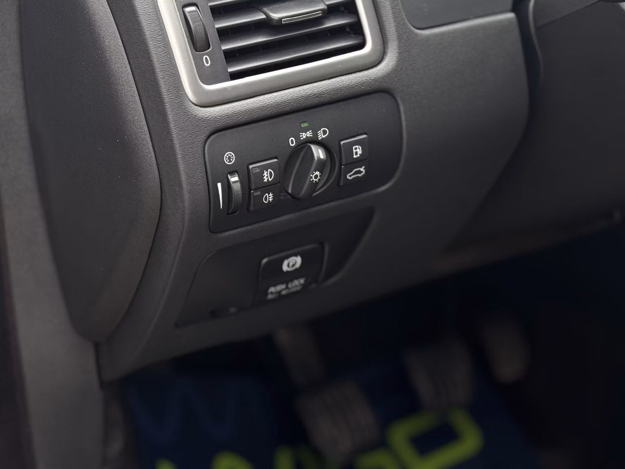 Volvo V70 фото 13