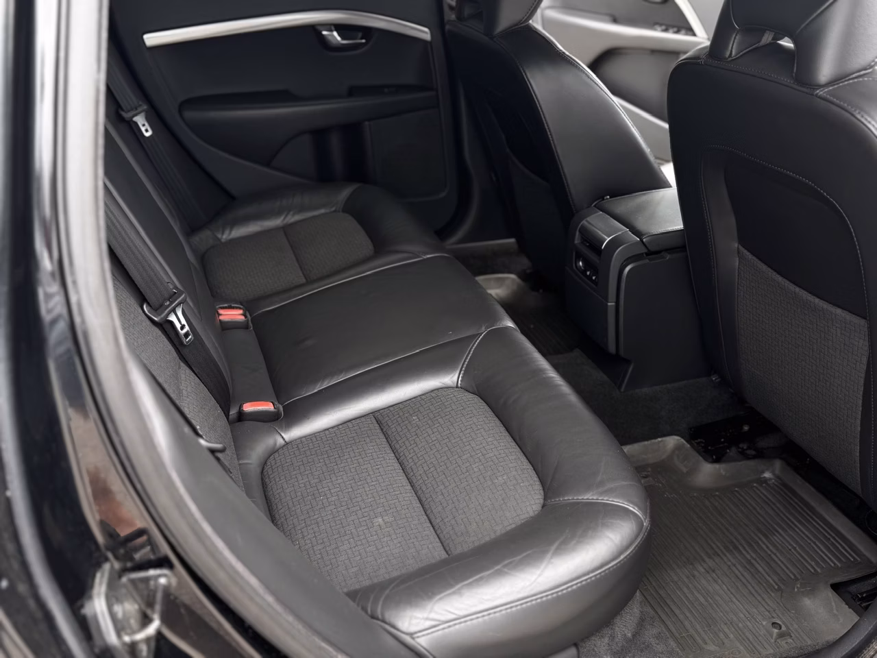 Volvo V70 фото 15