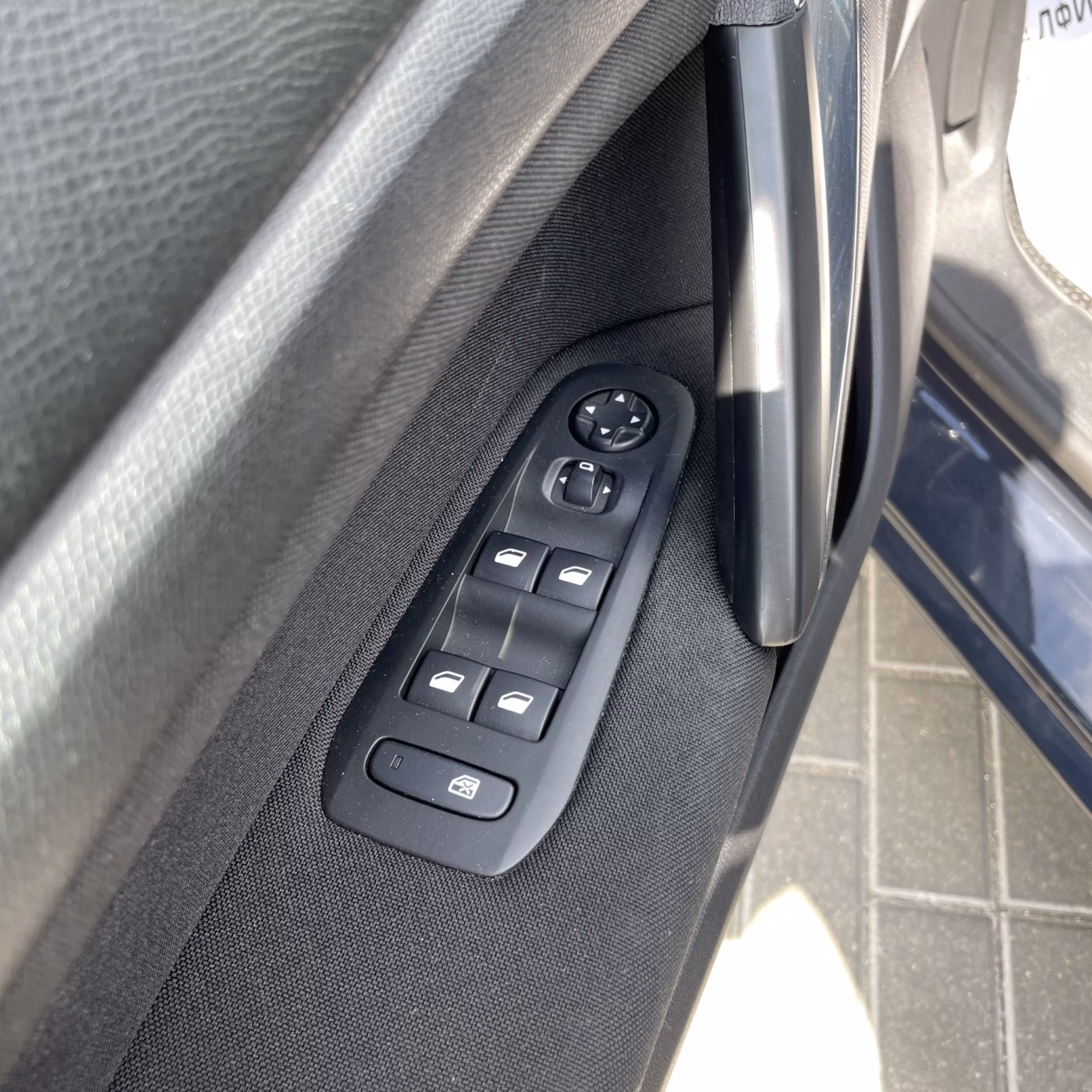 Peugeot 308 фото 10