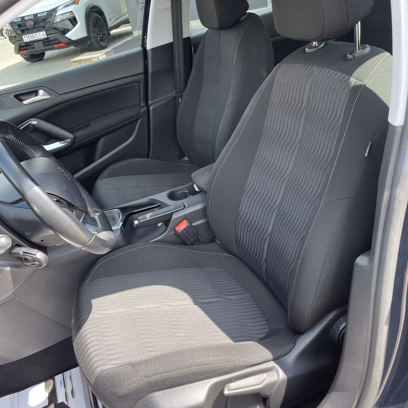 Peugeot 308 фото 12