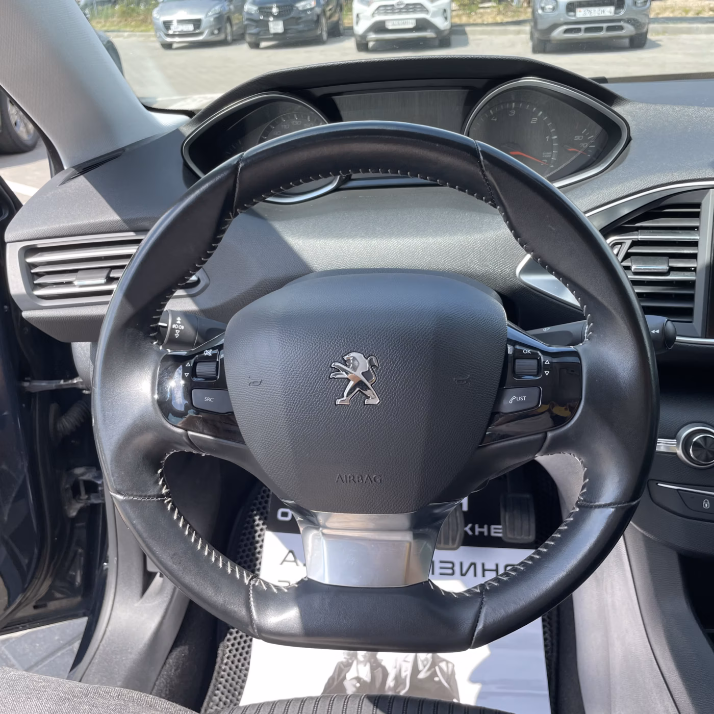 Peugeot 308 фото 14