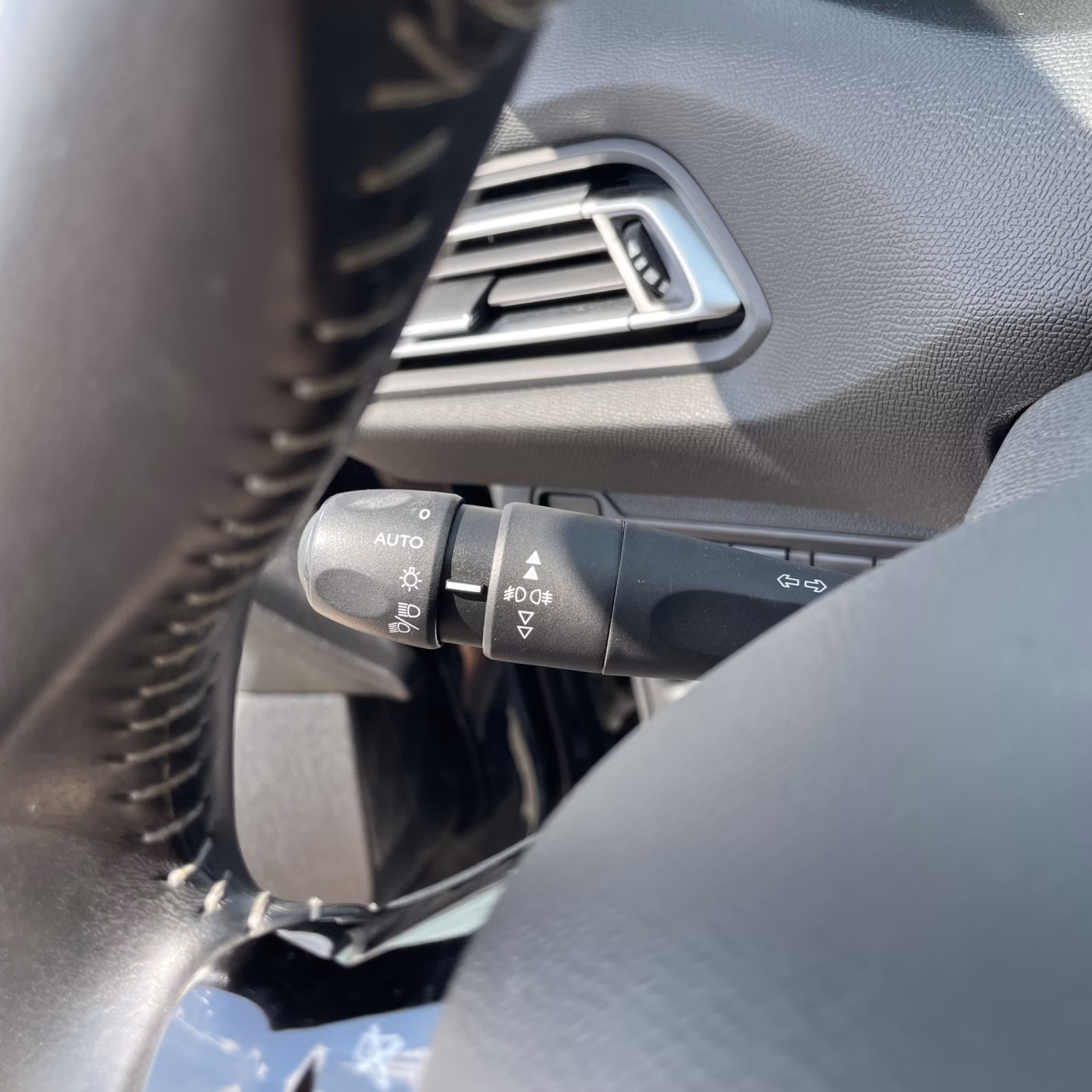 Peugeot 308 фото 15