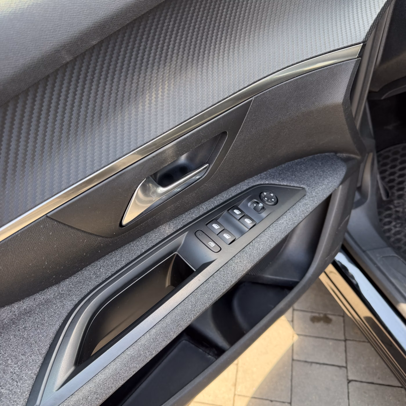 Peugeot 5008 фото 9