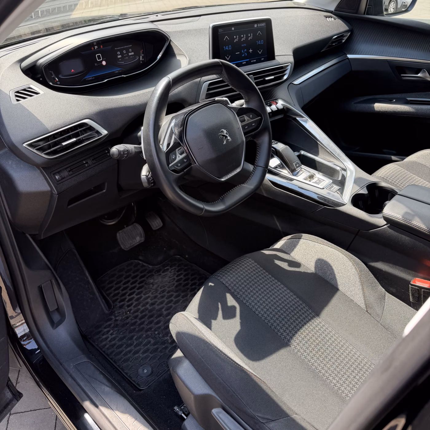 Peugeot 5008 фото 10