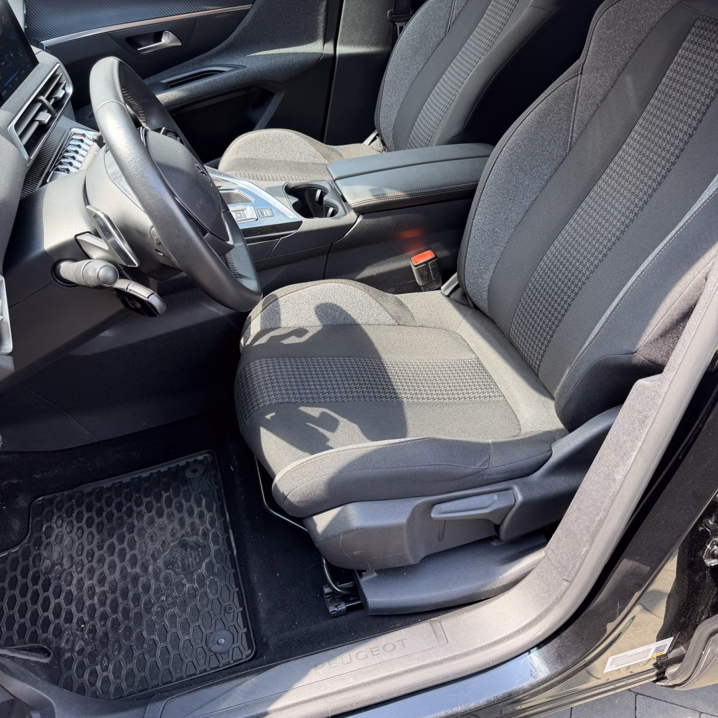 Peugeot 5008 фото 11