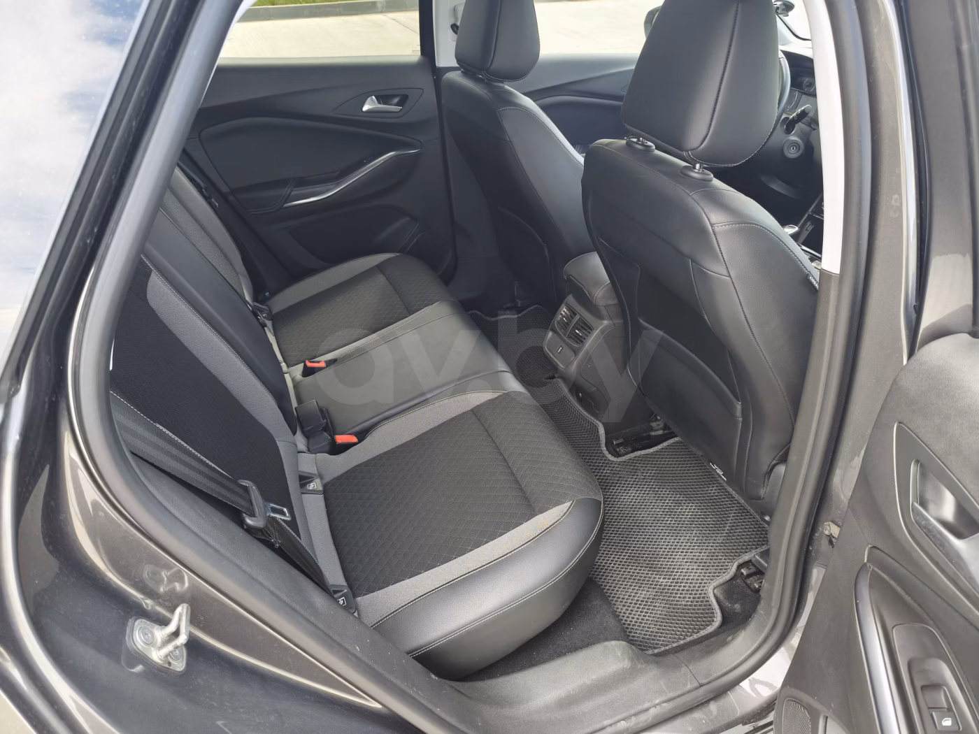 Opel Grandland X фото 10