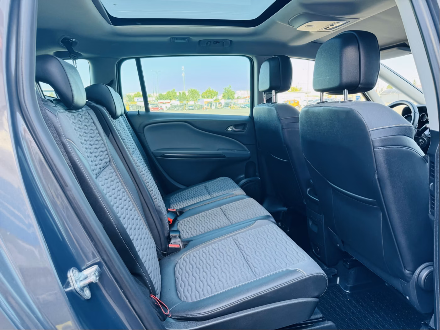 Opel Zafira фото 7