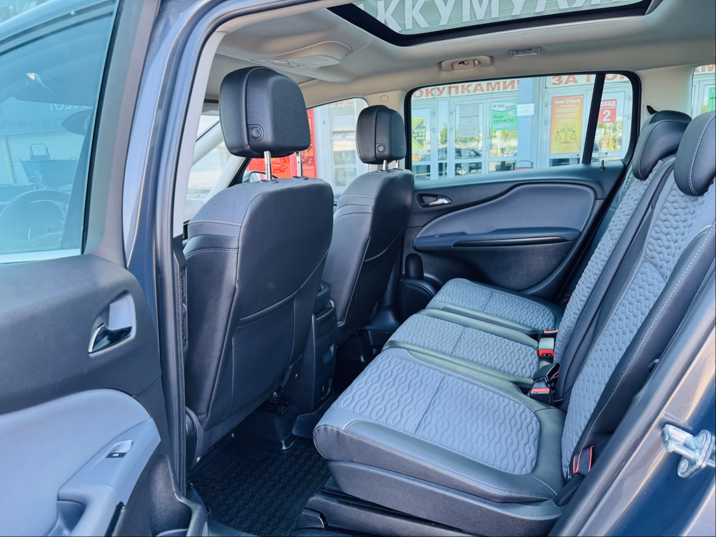 Opel Zafira фото 9