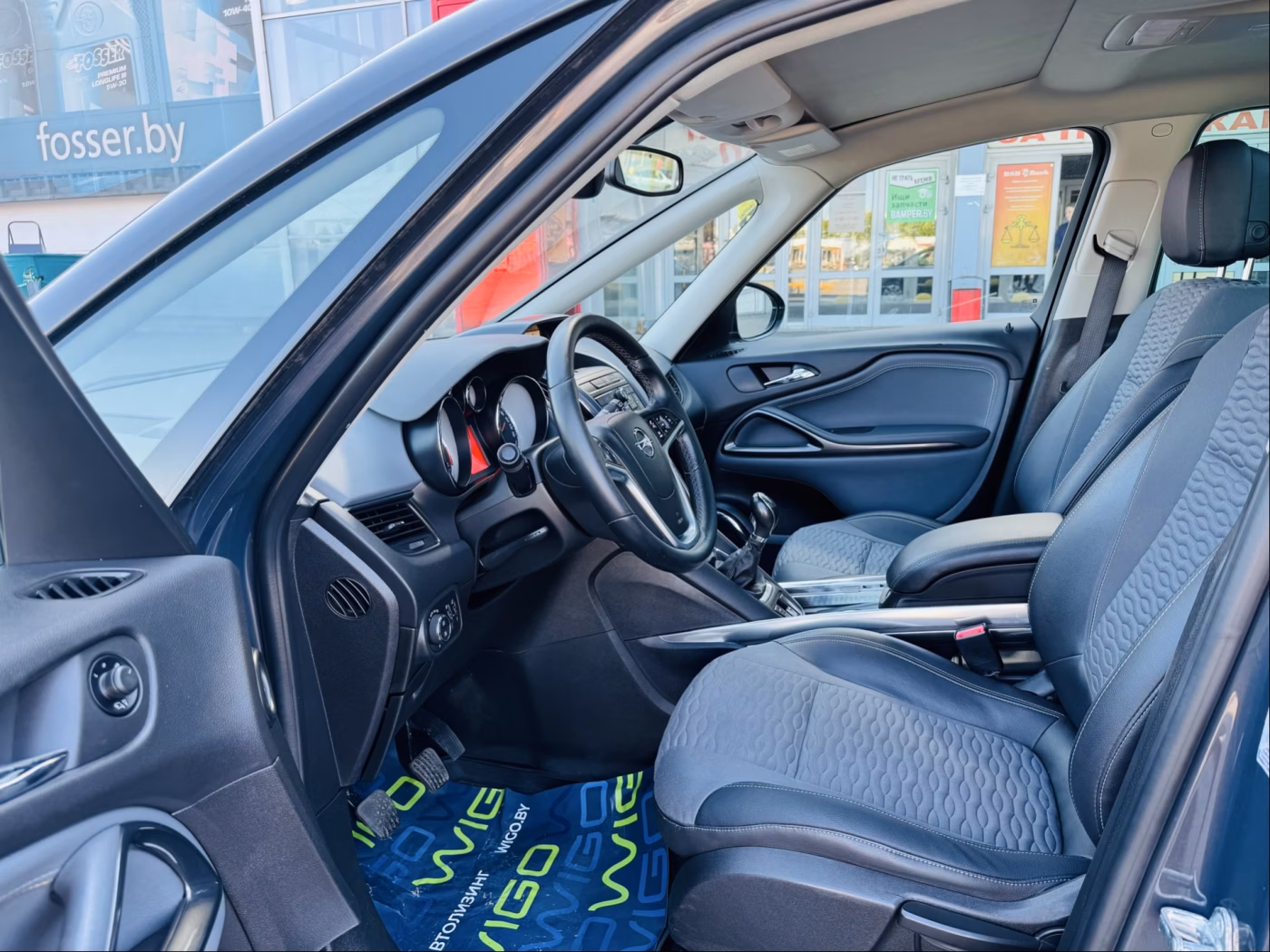 Opel Zafira фото 10
