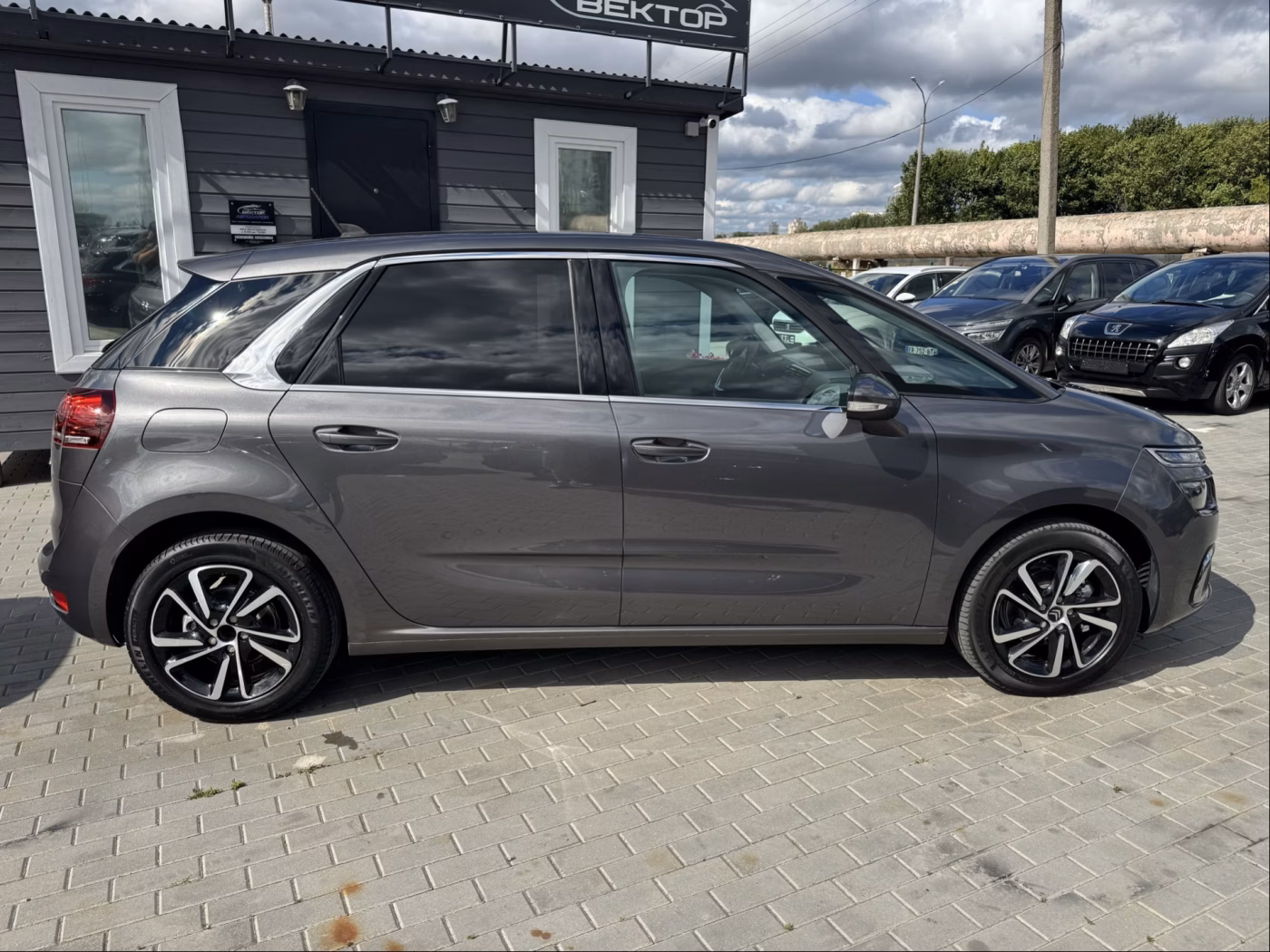 Citroen C4 Picasso фото 8