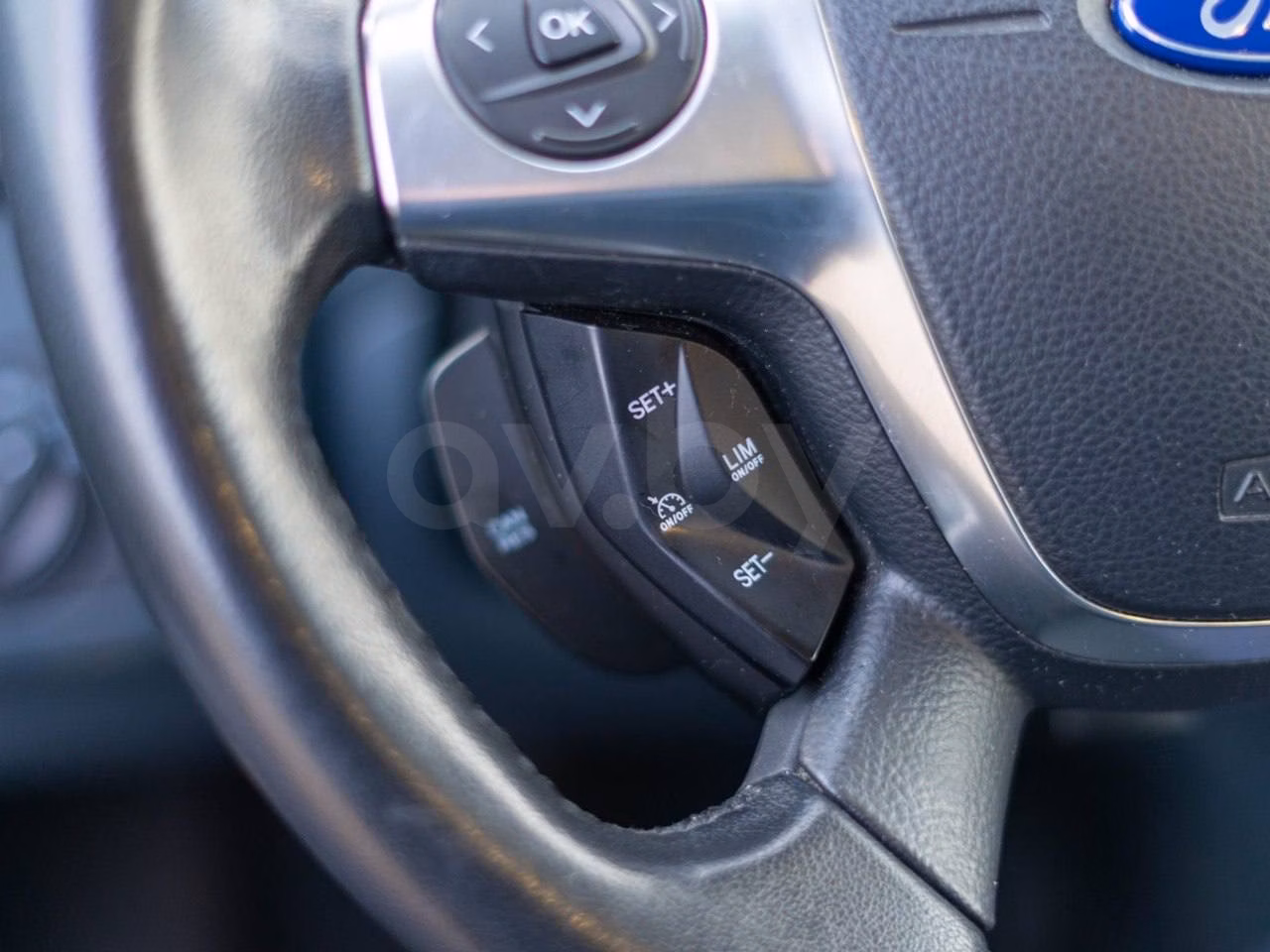Ford C-MAX фото 16