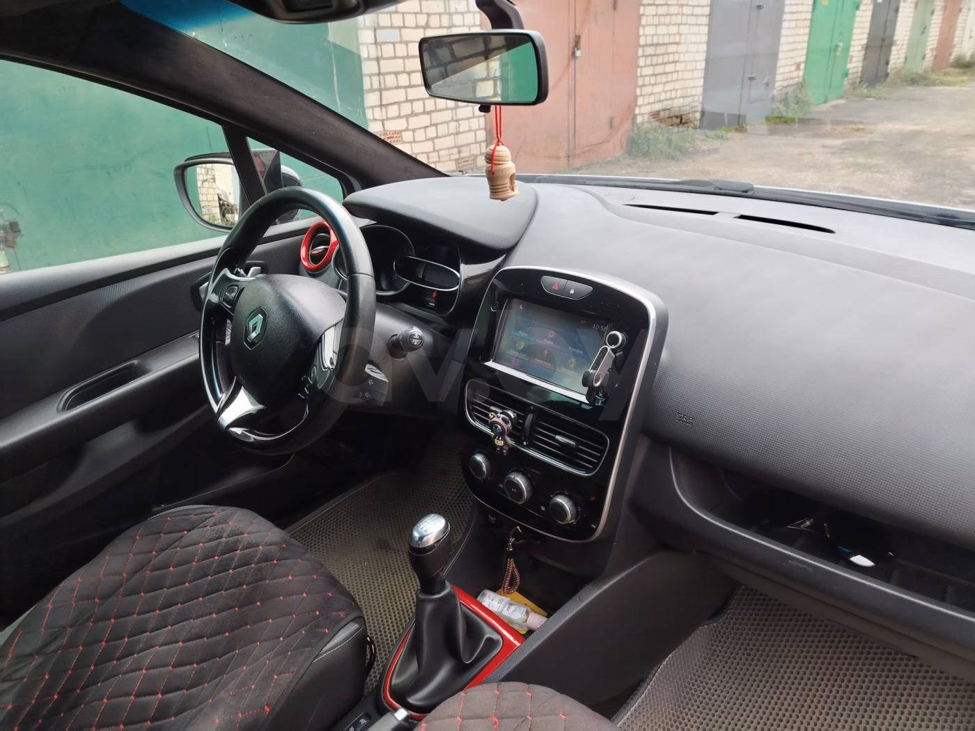 Renault Clio фото 6