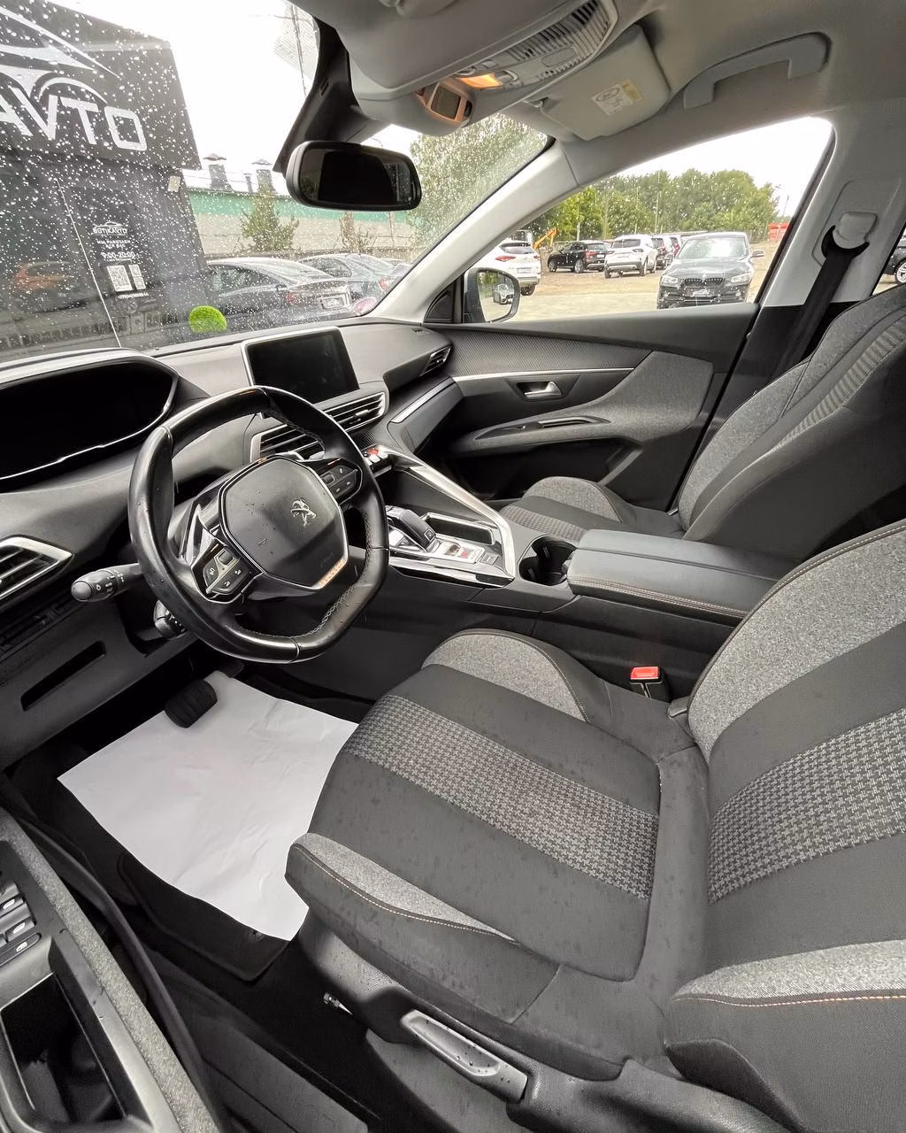 Peugeot 5008 фото 9