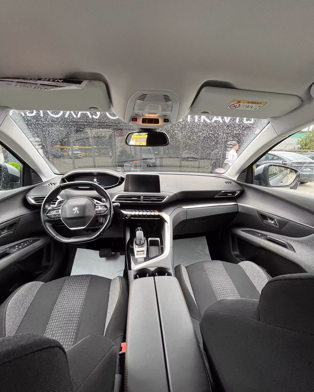 Peugeot 5008 фото 10