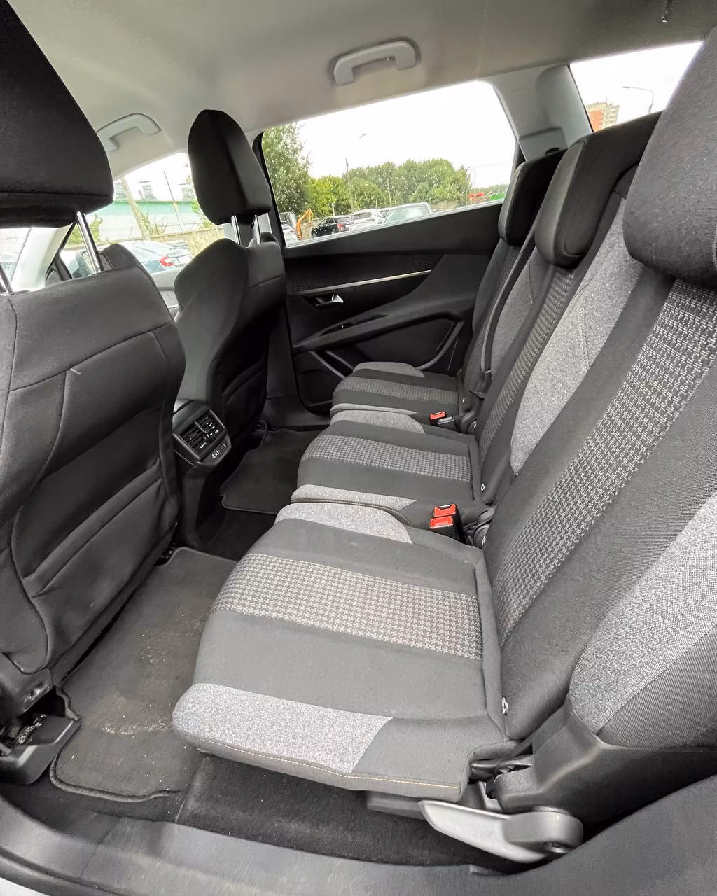Peugeot 5008 фото 11