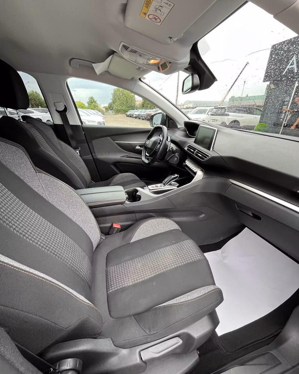 Peugeot 5008 фото 12