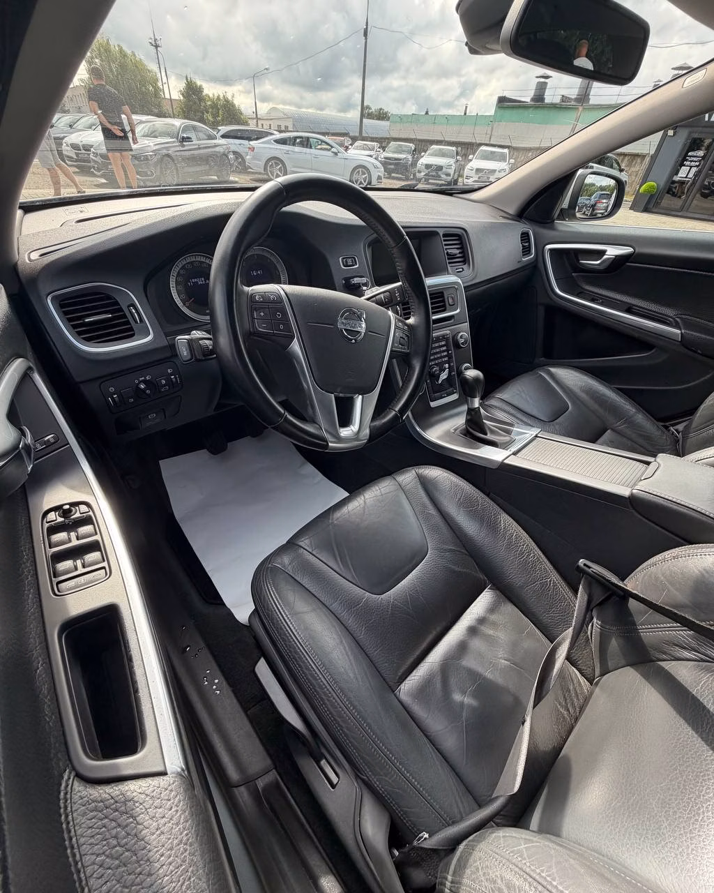 Volvo V60 фото 7