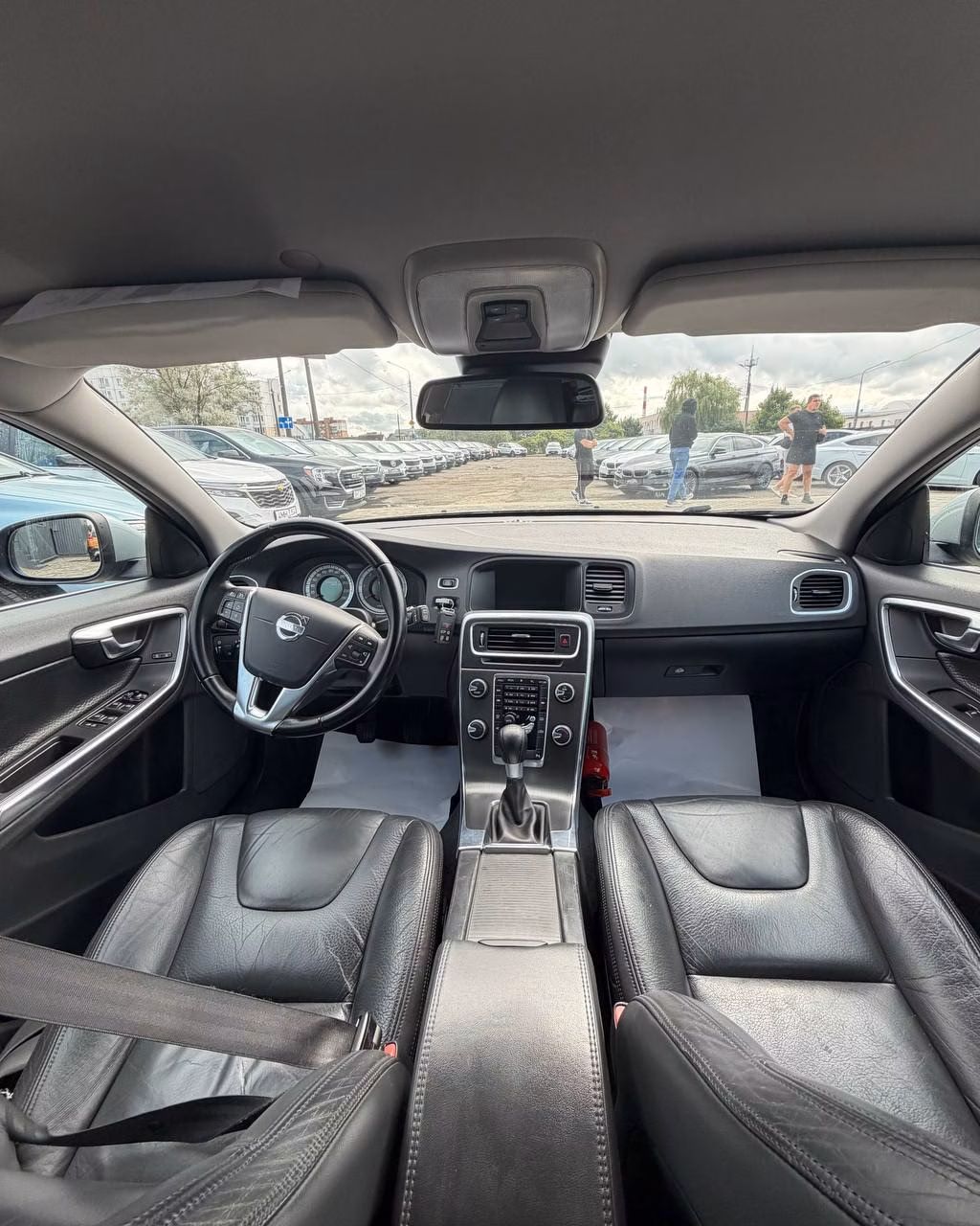 Volvo V60 фото 8