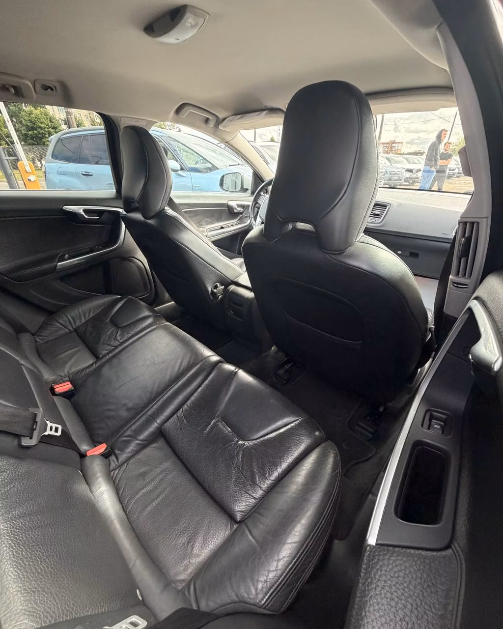 Volvo V60 фото 9