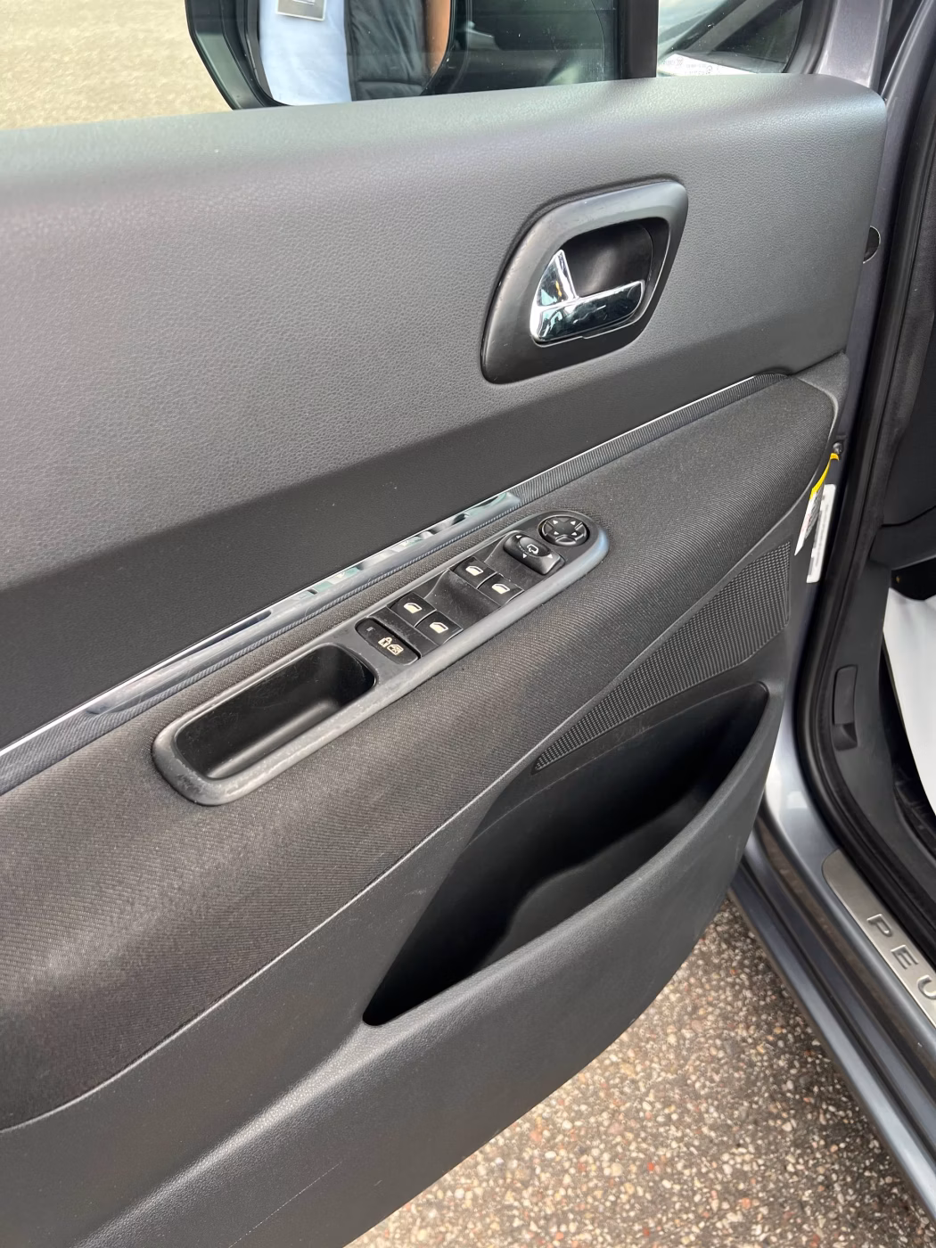 Peugeot 5008 фото 9