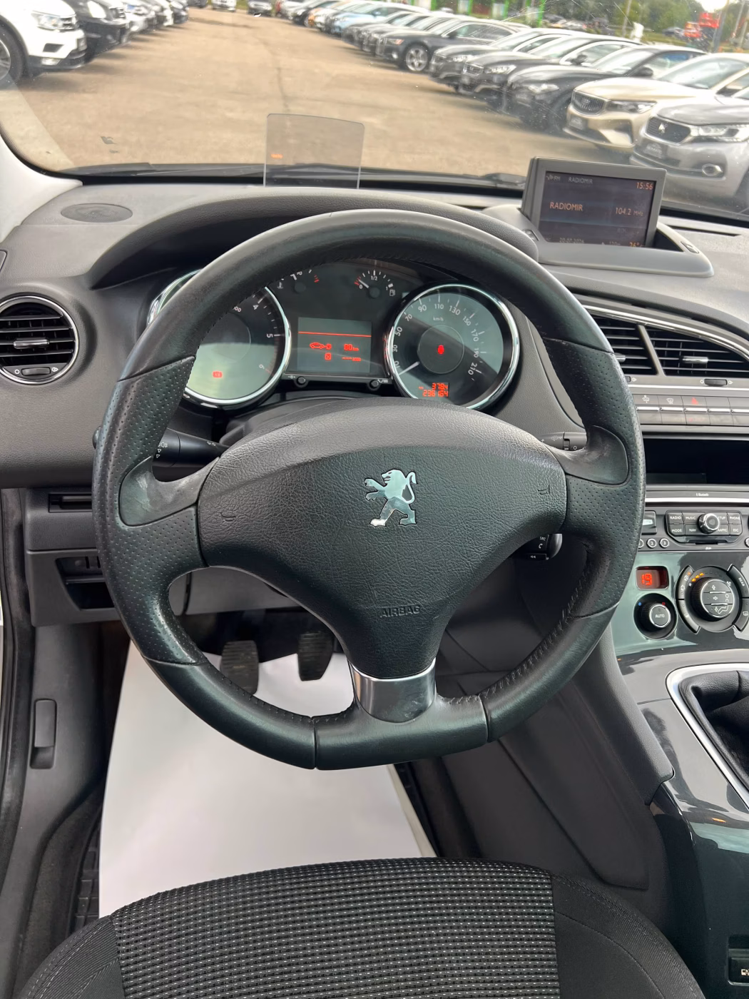 Peugeot 5008 фото 10