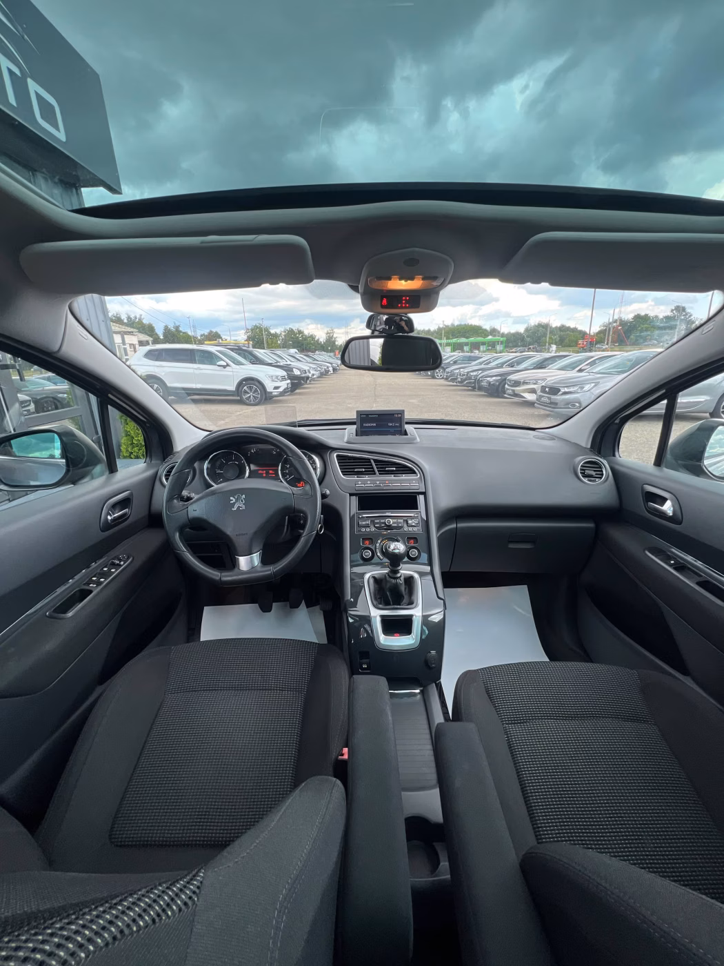 Peugeot 5008 фото 12